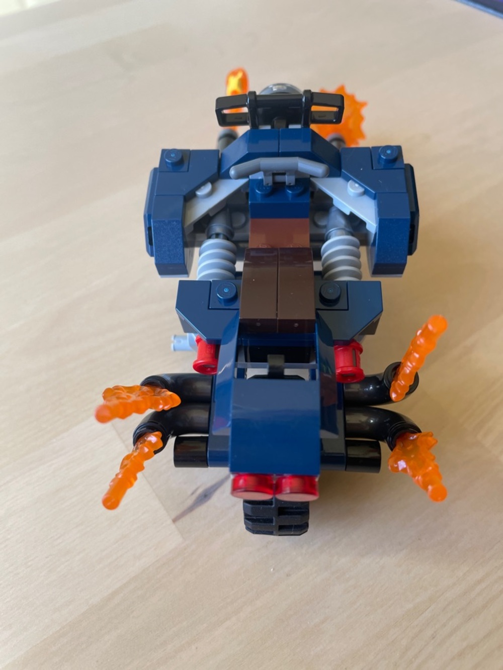 LEGO Set 76123 Captain America: Outriders Attack - Picture 5 of 8